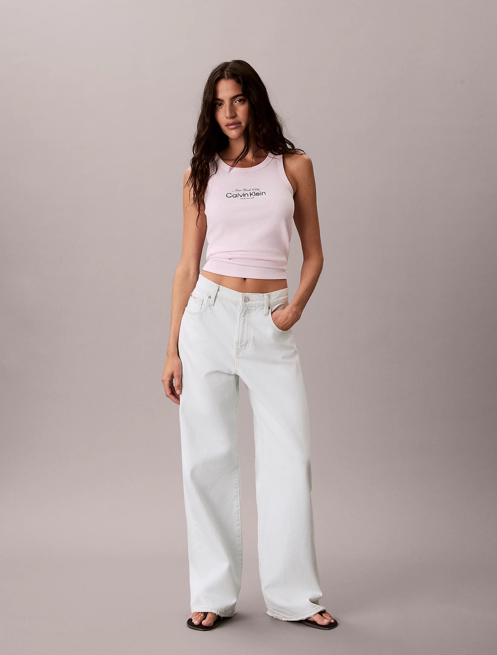 LV047F816G8Z6-2.webp