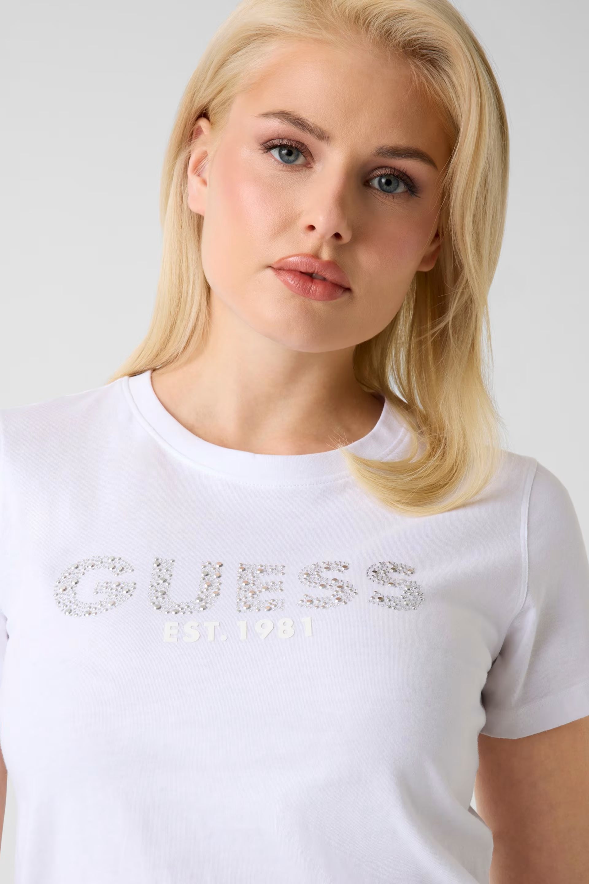 Ss Cn Guess Studs Script Tee