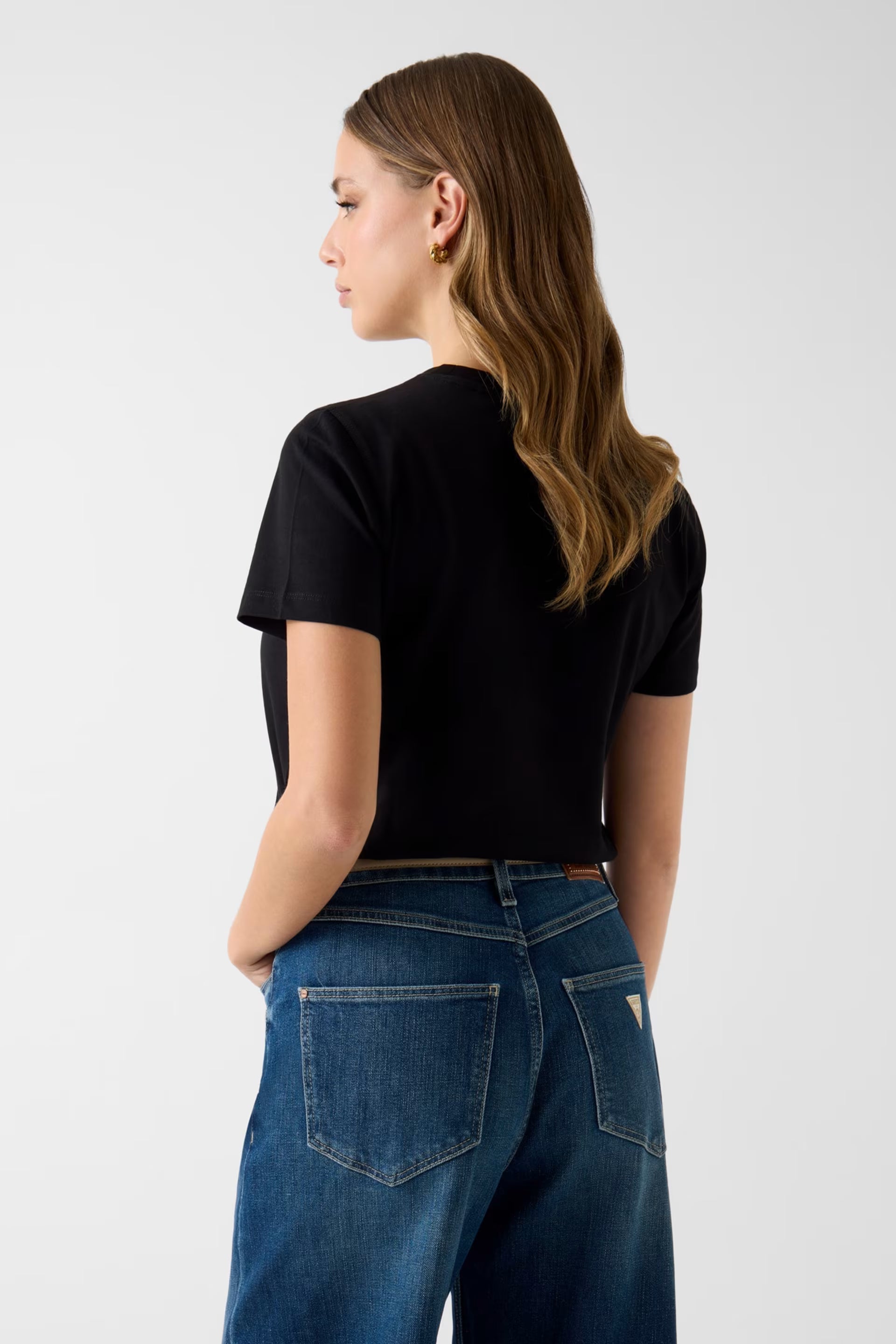 Ss Cn Guess Studs Script Tee